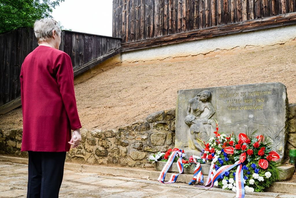 Připomenutí obětí heydrichiády (foto: M. Pecuch, 14.6.2018)