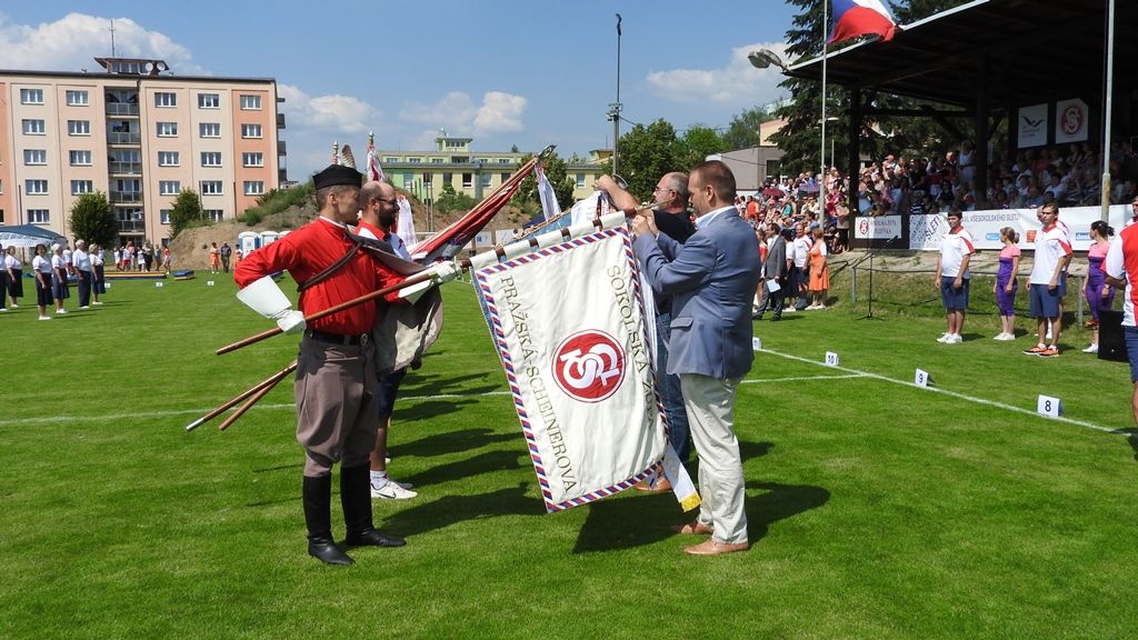 Sokolové se představili na Letné (foto: L. Jarolím, 16.6.2018)