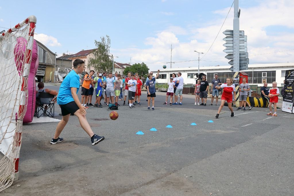 Filip Jícha se v Plzni loučil se svou sportovní kariérou, a s ním více než pět tisíc fanoušků (foto: 16.6.2018)