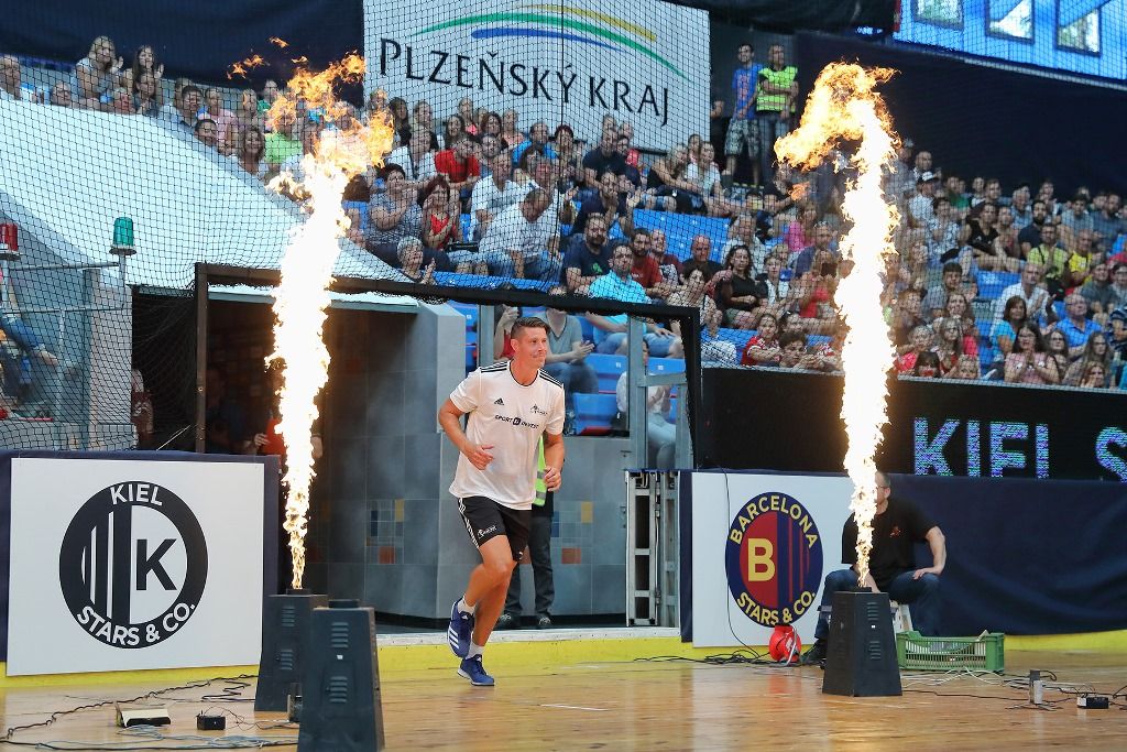 Filip Jícha se v Plzni loučil se svou sportovní kariérou, a s ním více než pět tisíc fanoušků (foto: 16.6.2018)