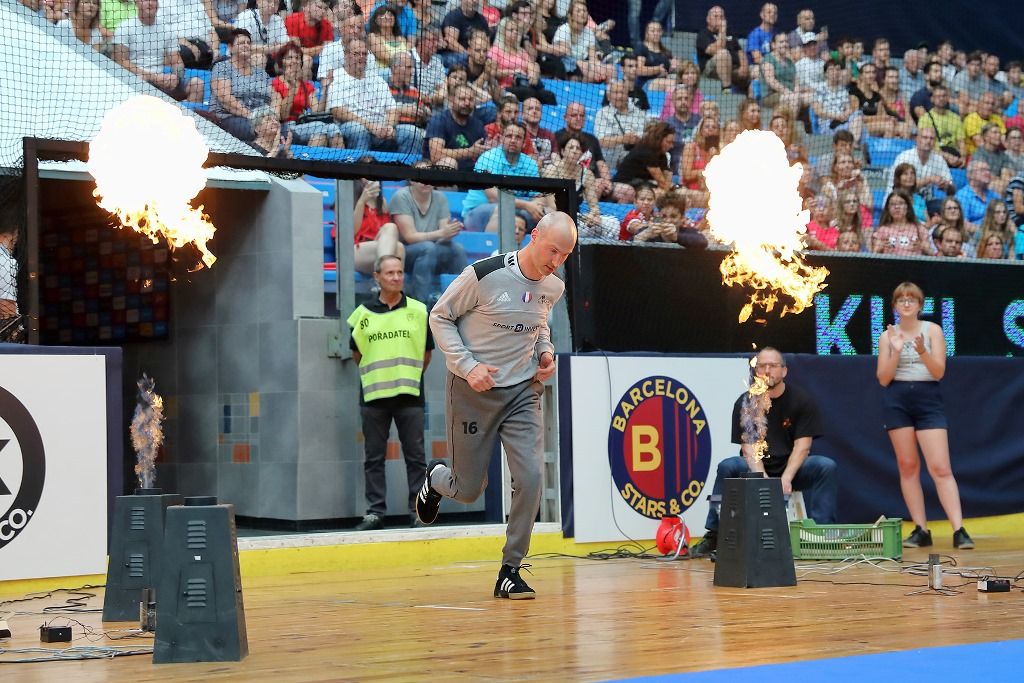 Filip Jícha se v Plzni loučil se svou sportovní kariérou, a s ním více než pět tisíc fanoušků (foto: 16.6.2018)