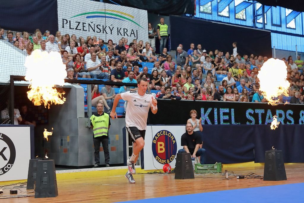 Filip Jícha se v Plzni loučil se svou sportovní kariérou, a s ním více než pět tisíc fanoušků (foto: 16.6.2018)