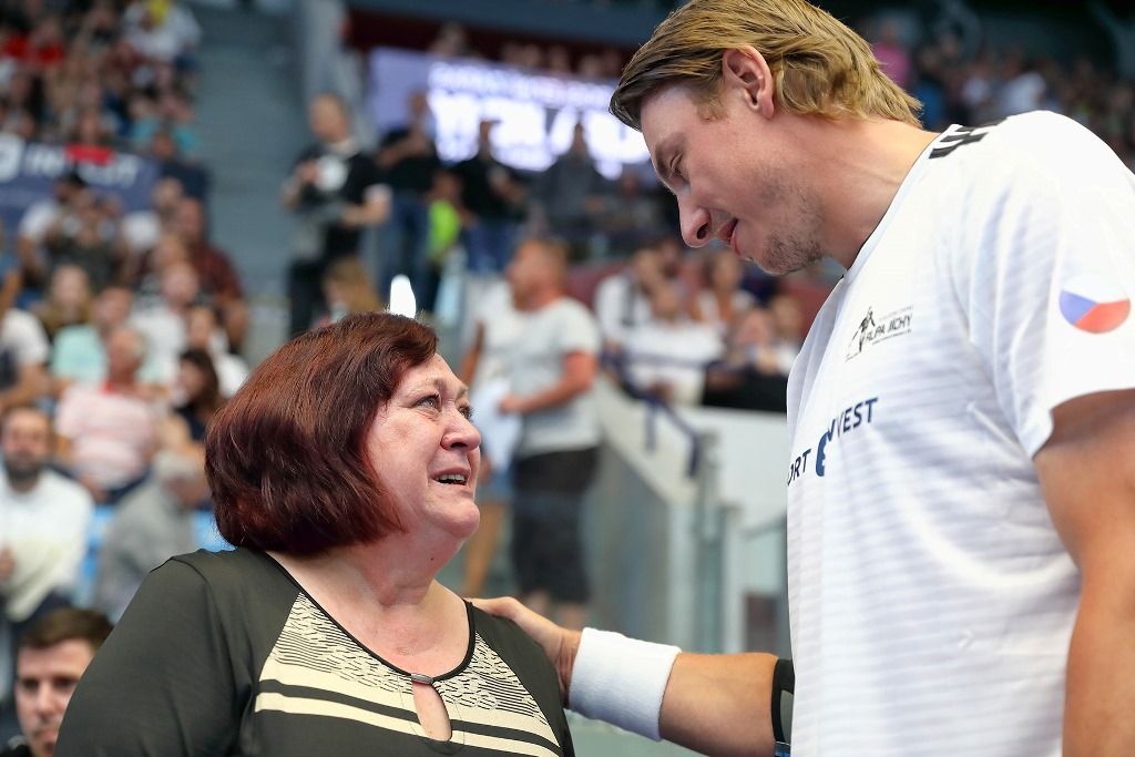 Filip Jícha se v Plzni loučil se svou sportovní kariérou, a s ním více než pět tisíc fanoušků (foto: 16.6.2018)