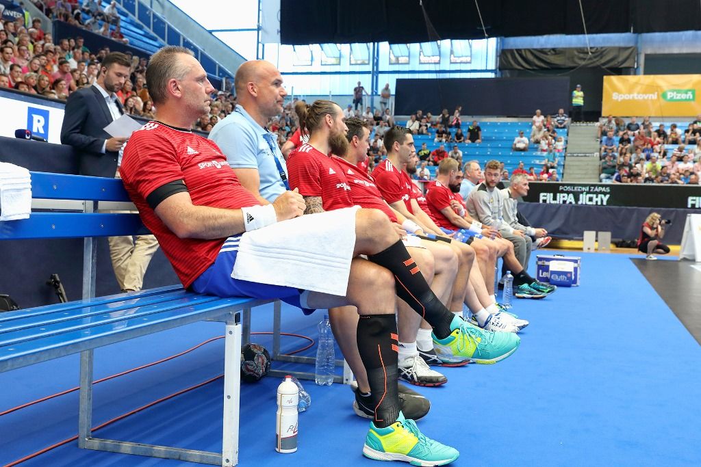 Filip Jícha se v Plzni loučil se svou sportovní kariérou, a s ním více než pět tisíc fanoušků (foto: 16.6.2018)