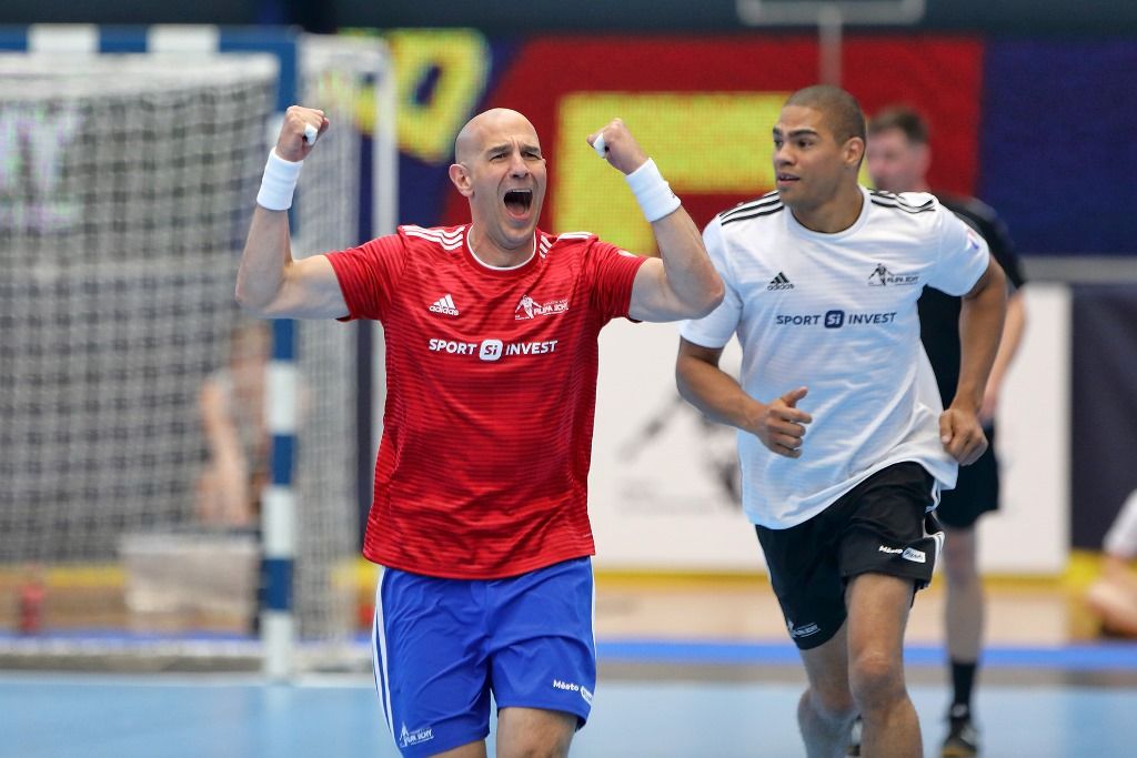 Filip Jícha se v Plzni loučil se svou sportovní kariérou, a s ním více než pět tisíc fanoušků (foto: 16.6.2018)