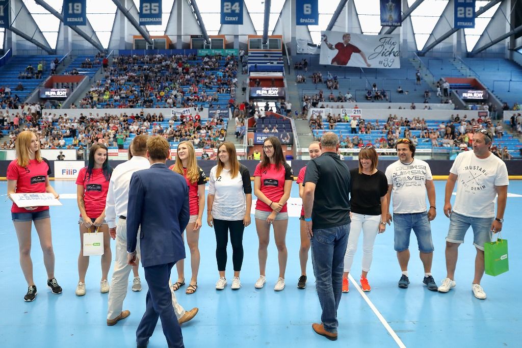 Filip Jícha se v Plzni loučil se svou sportovní kariérou, a s ním více než pět tisíc fanoušků (foto: 16.6.2018)