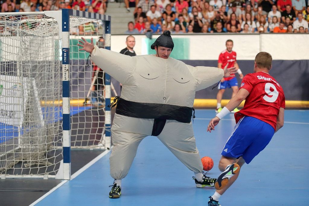 Filip Jícha se v Plzni loučil se svou sportovní kariérou, a s ním více než pět tisíc fanoušků (foto: 16.6.2018)