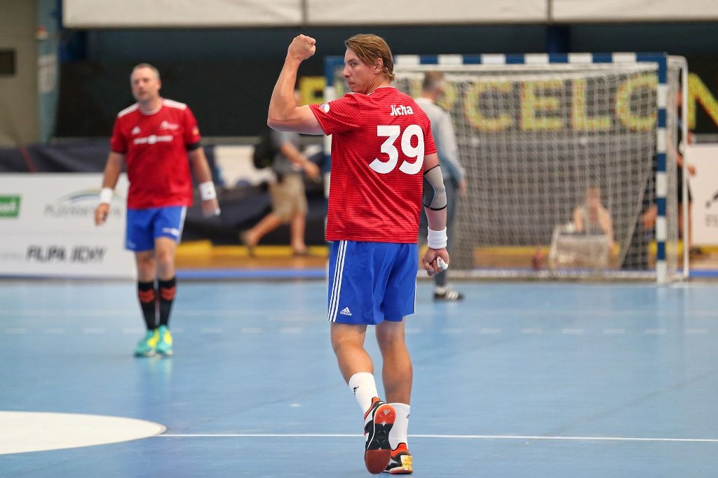 Filip Jícha se v Plzni loučil se svou sportovní kariérou, a s ním více než pět tisíc fanoušků (foto: 16.6.2018)