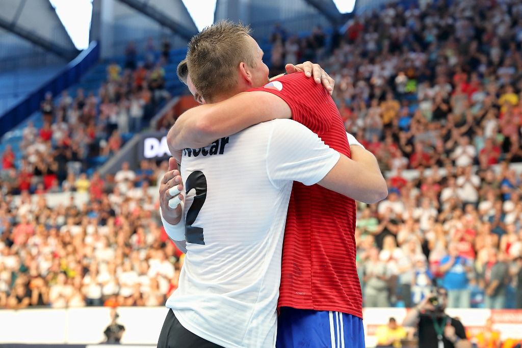 Filip Jícha se v Plzni loučil se svou sportovní kariérou, a s ním více než pět tisíc fanoušků (foto: 16.6.2018)