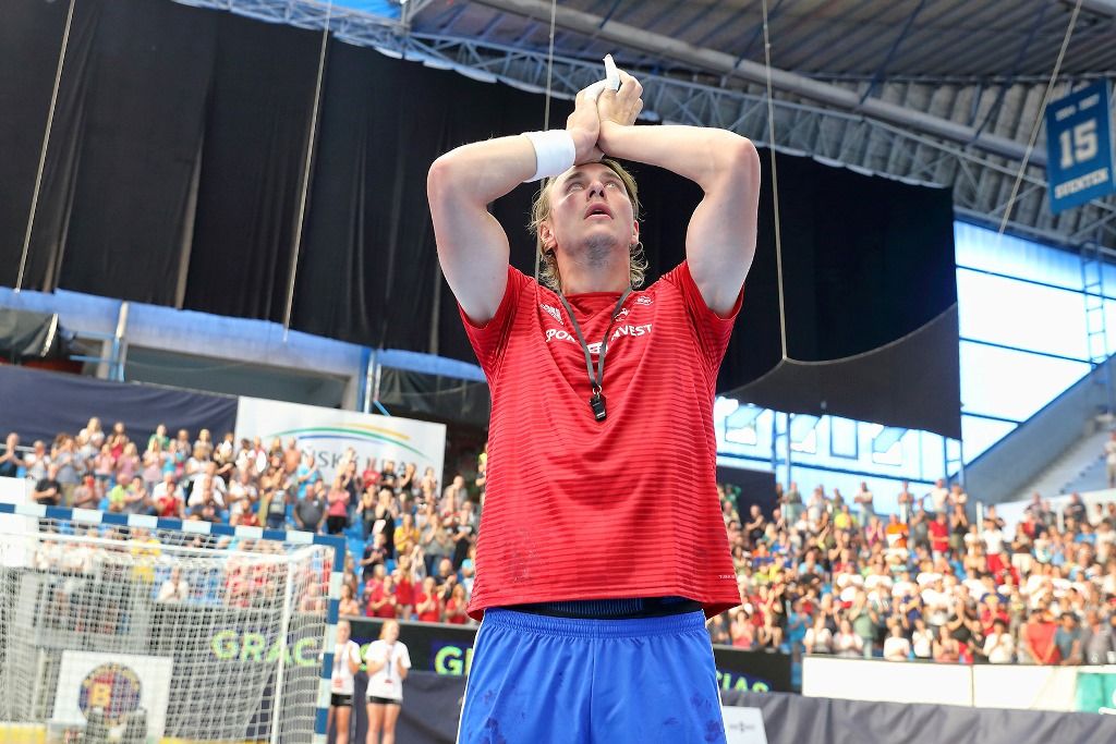 Filip Jícha se v Plzni loučil se svou sportovní kariérou, a s ním více než pět tisíc fanoušků (foto: 16.6.2018)