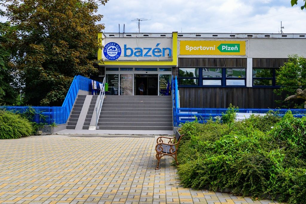 Zahájení přestavby Bazénu Slovany (foto: M. Pecuch, 20.6.2018)