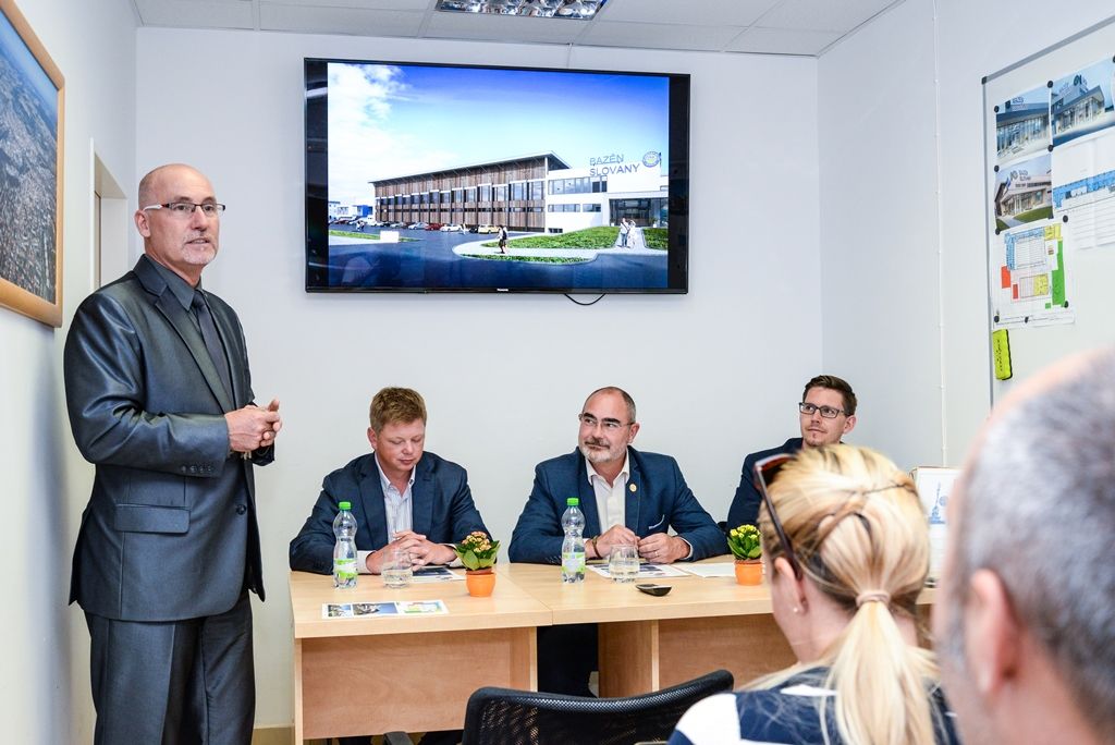 Zahájení přestavby Bazénu Slovany (foto: M. Pecuch, 20.6.2018)