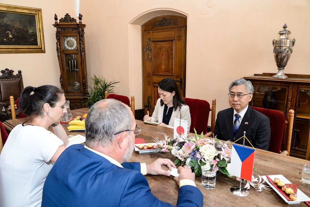 Plzeňskou radnici navštívili velvyslance Německa a po něm velvyslance Japonska (foto: M. Pecuch, 26.6.2018)