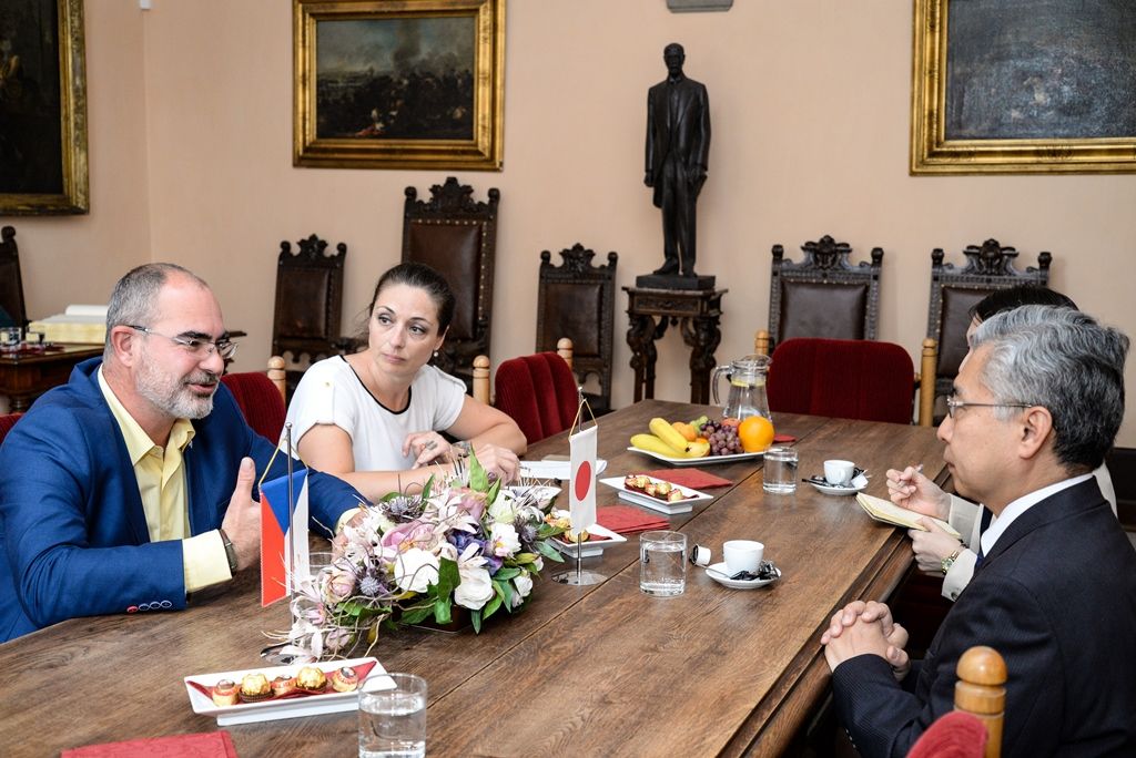 Plzeňskou radnici navštívili velvyslance Německa a po něm velvyslance Japonska (foto: M. Pecuch, 26.6.2018)