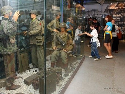 Patton Memorial Pilsen - Stálá expozice Památníku americké armády Patton Memorial Plzeň v Pekle přilákala mnoho návštěvníků, kteří si tak připomněli historické události 1945 v západočeském regionu a shlédli unikátní šíři sbírkových fondů a moderní způsob jejich prezentace.