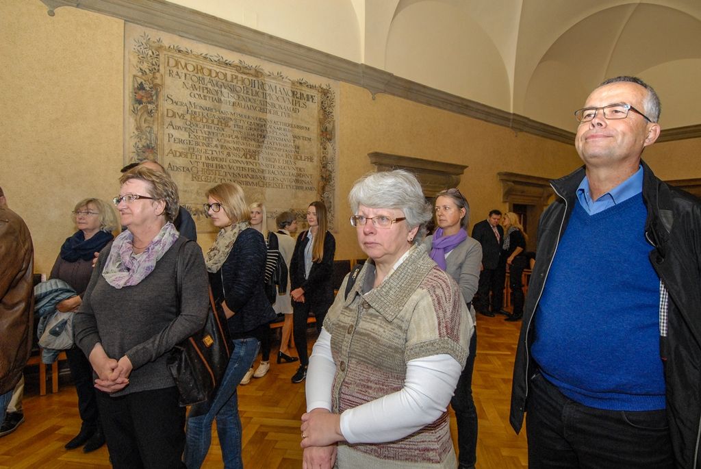 „Jedním z úkolů města Plzně je podporovat podnikatelské prostředí, a to i směrem k německým firmám. V Plzni se mnoha německým firmám daří, obě země mají hodně společného a jsem tomu rád,“ řekl dnes na radnici primátor města Plzně Martin Zrzavecký skupině podnikatelů a podnikatelek z Bavorska. Majitele, ředitele a další zástupce firem, jako jsou například společnosti Penninger, Zurich Gruppe, Donner + Partner Bildungszentren i další, přijal v doprovodu Ivo Grünera, náměstka hejtmana Plzeňského kraje pro regionální rozvoj, fondy EU a informatiku. (foto: 23.10.2015)
