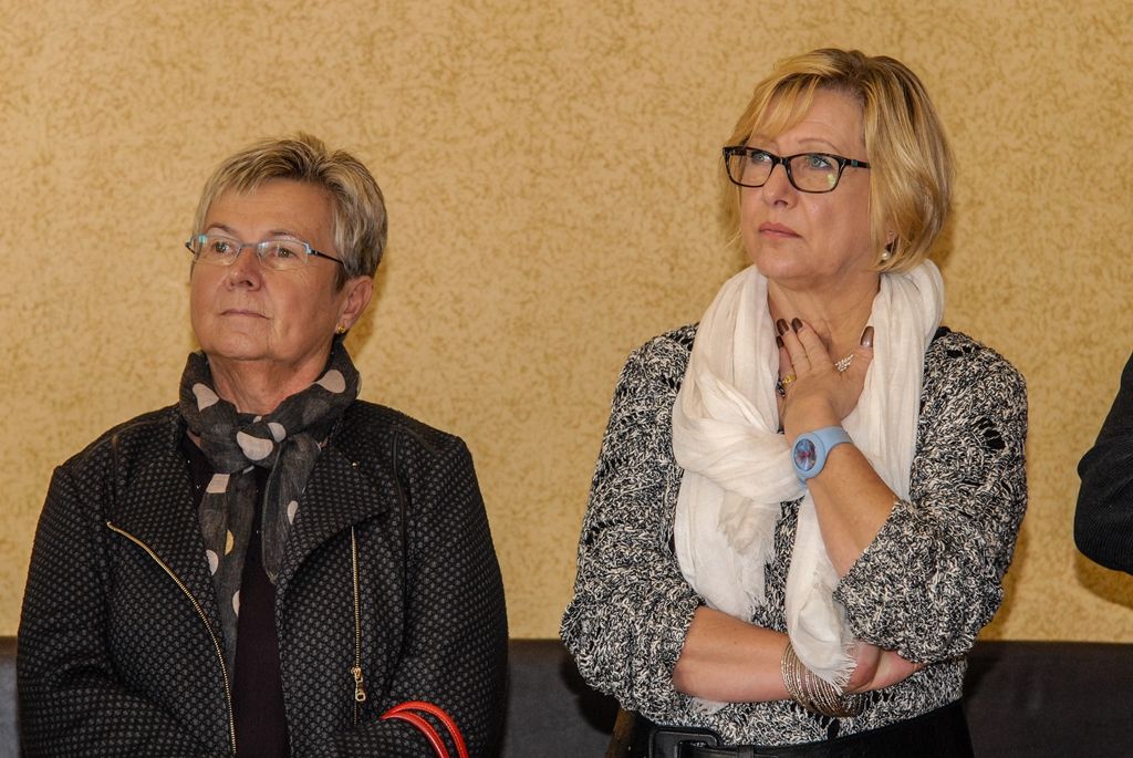 „Jedním z úkolů města Plzně je podporovat podnikatelské prostředí, a to i směrem k německým firmám. V Plzni se mnoha německým firmám daří, obě země mají hodně společného a jsem tomu rád,“ řekl dnes na radnici primátor města Plzně Martin Zrzavecký skupině podnikatelů a podnikatelek z Bavorska. Majitele, ředitele a další zástupce firem, jako jsou například společnosti Penninger, Zurich Gruppe, Donner + Partner Bildungszentren i další, přijal v doprovodu Ivo Grünera, náměstka hejtmana Plzeňského kraje pro regionální rozvoj, fondy EU a informatiku. (foto: 23.10.2015)
