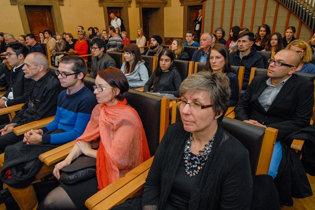Výjimečné české i zahraniční osobnosti i instituce dnes v Plzni získaly Cenu Ladislava Sutnara, kterou uděluje Fakulta designu a umění Ladislava Sutnara Západočeské univerzity. Slavnostní ceremoniál se uskutečnil v obřadní síni radnice, předcházelo mu přijetí laureátů i vedení fakulty náměstkyní primátora Evou Herinkovou. (foto: 26.10.2015)