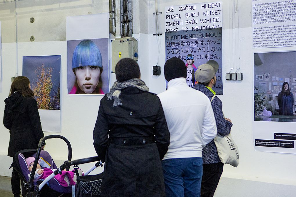 Zdarma nebo za symbolické vstupné 28 korun měli lidé možnost 28. 10. 2015 od dopoledních hodin navštívit vyhledávané turistické cíle, naplněny byly komentované prohlídky radnice, Měšťanské besedy či interiérů Adolfa Loose. Nejen připravený program, ale i podvečerní slavnostní shromáždění u Památníku národního osvobození na náměstí T. G. Masaryka připomnělo 97. výročí založení Československého státu. Za účasti zástupců Poslanecké sněmovny a Senátu Parlamentu České republiky, Plzeňské kraje, města Plzně a dalších institucí vzpomněl primátor města Martin Zrzavecký na významný den naší historie i na takzvané „muže října“, kteří se stali základem úspěchu a prosperity tehdejšího Československa.