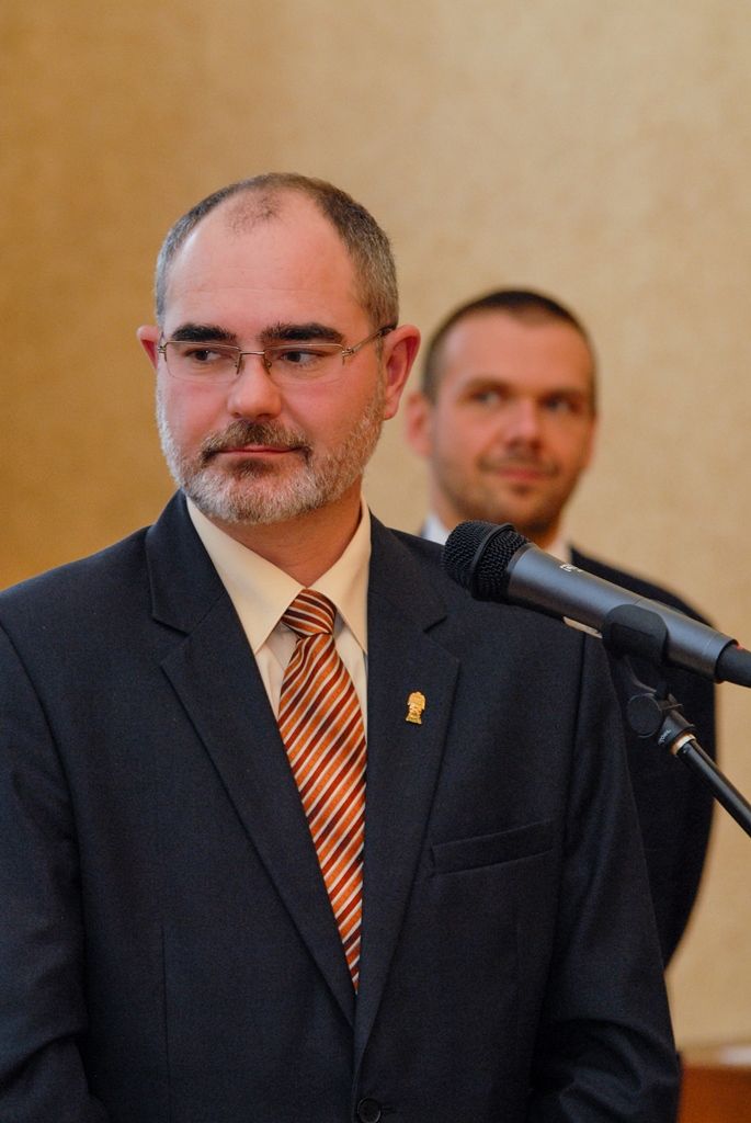 Plzeň v těchto dnech hostí delegaci Výboru pro kulturu a vzdělávání Evropského parlamentu. Na dnešní (4.11.2015) slavnostní recepci je v budově historické radnice přivítal primátor města Martin Zrzavecký a další členové Rady města Plzně. „Jsme skoro na konci ročního projektu, ale už nyní můžeme konstatovat, že šlo o projekt úspěšný. Je to zásluha právě těch lidí, kteří tady s námi dnes jsou,“ uvedl primátor. Setkání s europoslanci se kromě vedení radnice zúčastnili také zástupci plzeňských kulturních institucí.