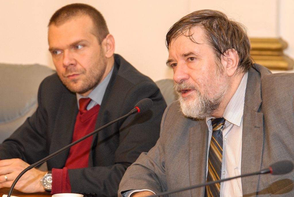 S výsledky projektu Plzeň – Evropské hlavní město kultury 2015 se v těchto dnech v západočeské metropoli seznámila delegace Výboru pro kulturu a vzdělávání Evropského parlamentu (CULT). Podle europoslanců Sylvie Costy (Itálie), Momchila Nekova (Bulharsko) a Michaely Šojdrové (Česká republika), kteří delegaci tvoří, je projekt Plzně pozitivní a otevírá velké možnosti dál. Europoslanci se zajímali o zkušenosti s realizací projektu, a to jak z hlediska aktuálních i dlouhodobých přínosů, tak i z hlediska rizik či problémů, kterým muselo město v přípravné i realizační fázi čelit. (foto: 5.11.2015)