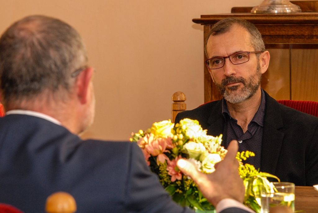 Další pozitivní ohlasy na projekt Plzeň – Evropské hlavní město kultury 2015 zaznamenalo v tomto týdnu vedení města. Kladné hodnocení zaznělo při čtvrteční (5.11.2015) návštěvě Michela Magniera, který je ředitelem úřadu Evropského hlavního města kultury Bruxelles a ředitelem Výboru kultury a kreativity generálního ředitelství pro vzdělávání a kulturu Evropské komise. Na plzeňské radnici jej přijal primátor Martin Zrzavecký, setkání se zúčastnili i náměstek Martin Baxa a ředitel společnosti Plzeň 2015 Jiří Suchánek.
