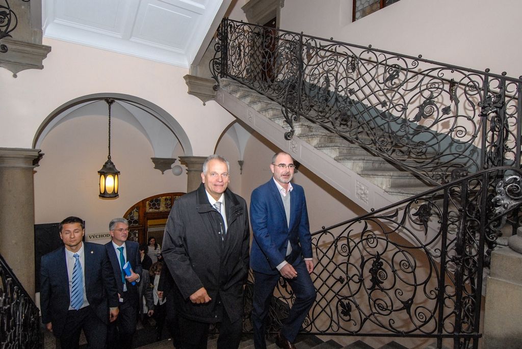 Předseda rakouské Spolkové rady navštívil plzeňskou radnici i fotbalový zápas