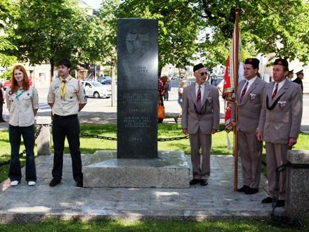 Fotografie z dalších pietních aktů konaných u příležitosti osvobození západních Čech americkou armádou