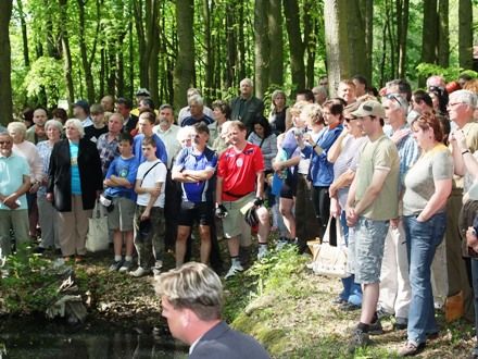 Fotografie z dalších pietních aktů konaných u příležitosti osvobození západních Čech americkou armádou