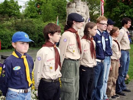 Fotografie z dalších pietních aktů konaných u příležitosti osvobození západních Čech americkou armádou