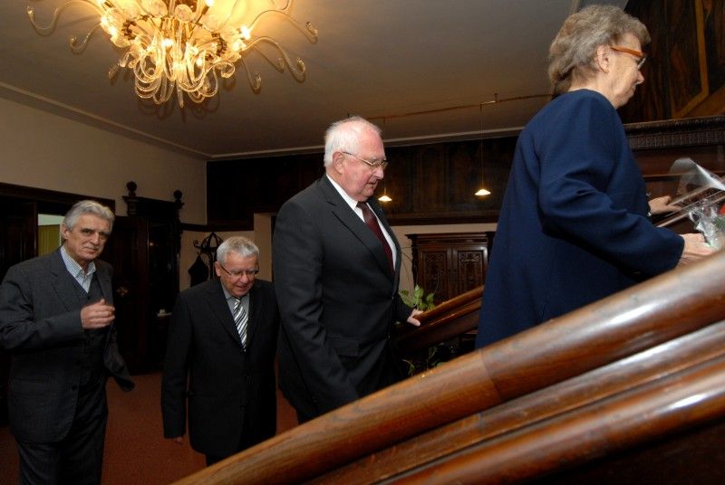 Poprvé při příležitosti 17. listopadu, Dne boje za svobodu a demokracii, udělil primátor města Plzně Martin Baxa historickou pečeť pěti významným plzeňským osobnostem a na základě rozhodnutí městského zastupitelstva také Cenu města Plzně (doc. PhDr. Vlasta Bokůvková, CSc.; MgA. Pavel Pavlovský; doc. Ing. Josef Průša, CSc.; Ing. arch. Jan Soukup; prof. Ing. Zdeněk Vostracký, DrSc.; prof. RNDr. MUDr. Jaroslav  Slípka, DrSc.).