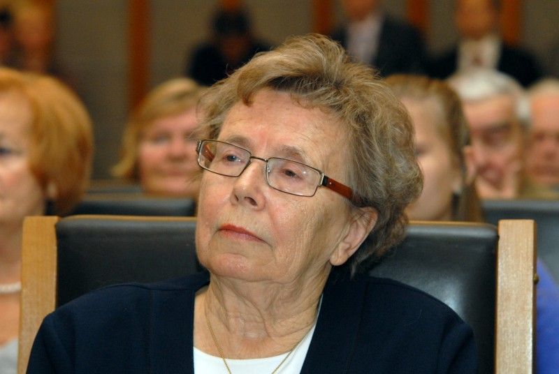 Poprvé při příležitosti 17. listopadu, Dne boje za svobodu a demokracii, udělil primátor města Plzně Martin Baxa historickou pečeť pěti významným plzeňským osobnostem a na základě rozhodnutí městského zastupitelstva také Cenu města Plzně (doc. PhDr. Vlasta Bokůvková, CSc.; MgA. Pavel Pavlovský; doc. Ing. Josef Průša, CSc.; Ing. arch. Jan Soukup; prof. Ing. Zdeněk Vostracký, DrSc.; prof. RNDr. MUDr. Jaroslav  Slípka, DrSc.).