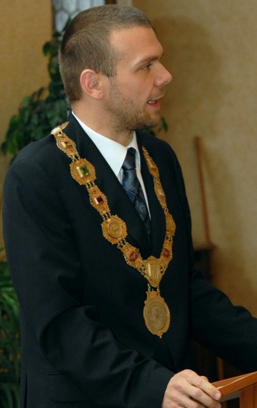 Poprvé při příležitosti 17. listopadu, Dne boje za svobodu a demokracii, udělil primátor města Plzně Martin Baxa historickou pečeť pěti významným plzeňským osobnostem a na základě rozhodnutí městského zastupitelstva také Cenu města Plzně (doc. PhDr. Vlasta Bokůvková, CSc.; MgA. Pavel Pavlovský; doc. Ing. Josef Průša, CSc.; Ing. arch. Jan Soukup; prof. Ing. Zdeněk Vostracký, DrSc.; prof. RNDr. MUDr. Jaroslav  Slípka, DrSc.).