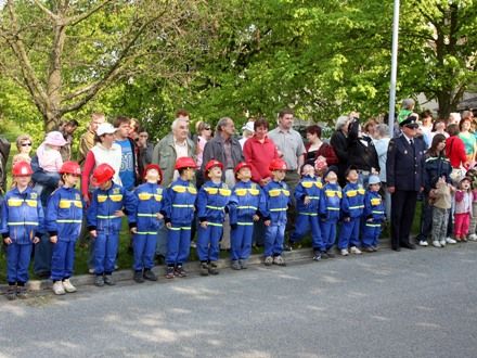 Pietní akt u Památníku americkým letcům v Liticích, 24. duben 2009