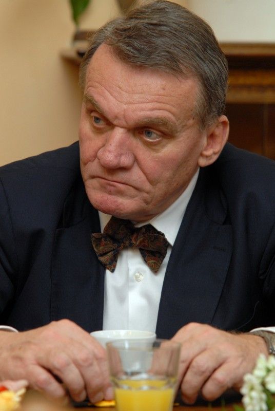 Na pozvání primátora Martina Baxy přijel (28.11.2011) na návštěvu plzeňské radnice primátor hlavního města Prahy Bohuslav Svoboda. Po hodinové diskusi ke společným tématům obou měst, které se zúčastnili také náměstkyně primátora Eva Herinková, náměstci primátora Petr Rund a Martin Zrzavecký a radní Helena Matoušová, si pražský primátor prohlédl obřadní síň a posléze zavítal v doprovodu primátora Baxy do Západočeské galerie na výstavu Adolf Loos – dílo v českých zemích.