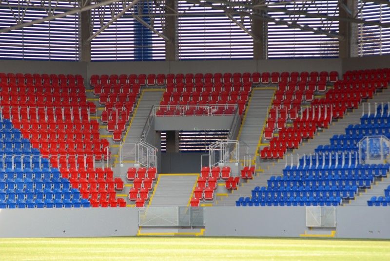 Plzeň představila novou podobu stadionu ve Štruncových sadech. Příležitost navštívit jej měli zájemci ve dnech 13. a 14. prosince 2011 v rámci 4. ročníku veletrhu realitních, stavebních a investičních příležitostí FINPEX 2011. Za rekonstrukci stadionu byla městu na tomto veletrhu udělena cena za významný investiční počin.

Při opravě za 360 milionů korun vznikly nové tribuny, byl odstraněn atletický ovál a hříště se posunulo o 18 metrů k hlavní tribuně. Pokud UEFA stadion s kapacitou téměř 13 000 míst k sezení schválí, chce tam český mistr už v únoru 2012 hrát Evropskou ligu.