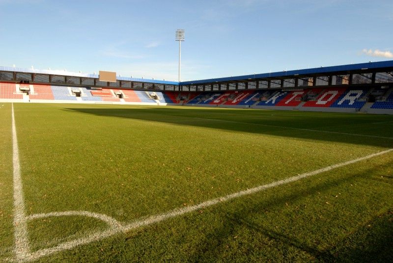 Rekonstrukce fotbalového stadionu ve Štruncových sadech (14.12.2011)