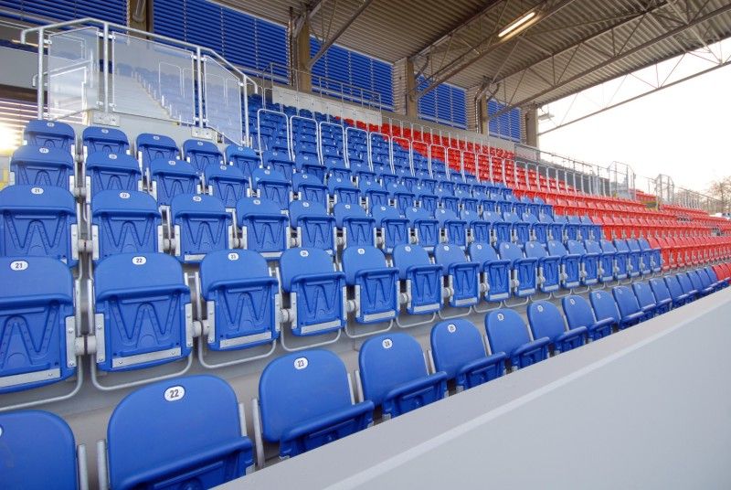 Plzeň představila novou podobu stadionu ve Štruncových sadech. Příležitost navštívit jej měli zájemci ve dnech 13. a 14. prosince 2011 v rámci 4. ročníku veletrhu realitních, stavebních a investičních příležitostí FINPEX 2011. Za rekonstrukci stadionu byla městu na tomto veletrhu udělena cena za významný investiční počin.

Při opravě za 360 milionů korun vznikly nové tribuny, byl odstraněn atletický ovál a hříště se posunulo o 18 metrů k hlavní tribuně. Pokud UEFA stadion s kapacitou téměř 13 000 míst k sezení schválí, chce tam český mistr už v únoru 2012 hrát Evropskou ligu.