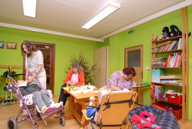 Atmosféru adventu a blížících se Vánoc s předáním dárků zažili (20.12.2011) s primátorem Martinem Baxou, náměstkyní primátora Evou Herinkovou a radním Jiřím Kuthanem někteří klienti plzeňských sociálních zařízení. Předvánoční „cestování“ členů Rady města Plzně na tato místa se stalo tradicí a milou příležitostí na okamžik se zastavit a prožít společně chvíle klidu a vzájemného porozumění, které k adventu patří.