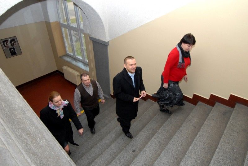 O tom, jak vypadá pracovní den primátora, jak funguje koalice na radnici či o budoucnosti kulturního domu Inwest diskutovali s Martinem Baxou studenti druhého a třetího ročníku oboru Veřejnosprávní činnost Střední průmyslové školy strojnické a Střední odborné školy profesora Švejcara (12.1.2012).