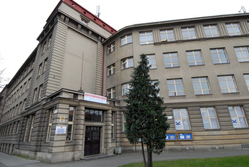 O tom, jak vypadá pracovní den primátora, jak funguje koalice na radnici či o budoucnosti kulturního domu Inwest diskutovali s Martinem Baxou studenti druhého a třetího ročníku oboru Veřejnosprávní činnost Střední průmyslové školy strojnické a Střední odborné školy profesora Švejcara (12.1.2012).