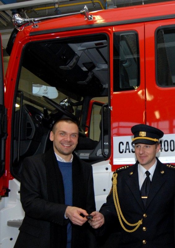 Novou cisternovou automobilovou stříkačku na podvozku MAN získal (16.1.2012) Hasičský záchranný sbor Plzeňského kraje. Na koupi vozidla v celkové hodnotě převyšující 5 milionů korun se velkou měrou podílelo město Plzeň, odbor krizového řízení magistrátu přispěl ze svého rozpočtu čtyřmi miliony korun. Zbývající část uhradil Plzeňský kraj. Nový zásahový vůz bude mít k dispozici Požární služebna Plzeň – střed.