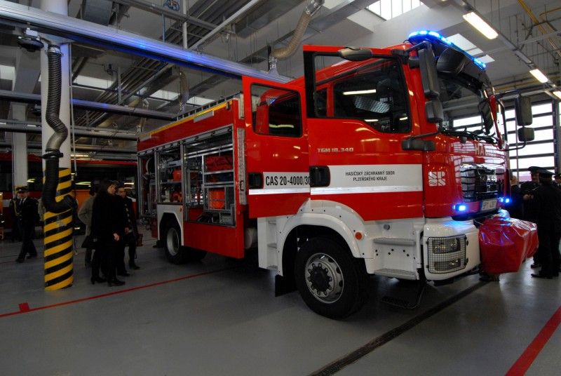 Novou cisternovou automobilovou stříkačku na podvozku MAN získal (16.1.2012) Hasičský záchranný sbor Plzeňského kraje. Na koupi vozidla v celkové hodnotě převyšující 5 milionů korun se velkou měrou podílelo město Plzeň, odbor krizového řízení magistrátu přispěl ze svého rozpočtu čtyřmi miliony korun. Zbývající část uhradil Plzeňský kraj. Nový zásahový vůz bude mít k dispozici Požární služebna Plzeň – střed.