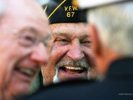 Veteráni - Ani letos nechyběli na plzeňských oslavách osvobození hosté nejvzácnější – váleční veteráni. Ti, kteří naše město osvobozovali a kteří se sem stále rádi vracejí. Do Plzně znovu zavítal i vnuk generála G.S. Pattona pan George Patton Waters. Americké veterány prezentovala jména - Charles Noble, Earl Ingrem, Erick Petersen, Marion Kirgham, George Thompson.