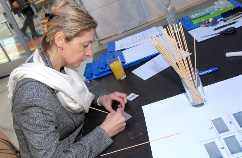 Bývalá tovární hala v areálu plzeňské Škodovky, ve které sídlí science centrum Techmania, se dnes (17.1.2012) stala dějištěm slavnostní události. U příležitosti zahájení rekonstrukce a výstavby další části science centra (dotace EU ve výši 570 milionů korun) zde byla odhalena pamětní deska, kterou symbolicky jako základní kámen slavnostně poklepali pozvaní hosté včetně primátora Martina Baxy.