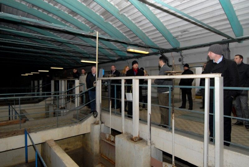 V souvislosti s připravovaným projektem rekonstrukce a modernizace úpravny vody v Plzni na Homolce za 1,2 miliardy korun se dnes (17.1.2012) konalo pracovní jednání, při kterém se členové Rady města Plzně a zástupci pracovní skupiny Zastupitelstva města Plzně ustavené k projektu mohli podrobně seznámit s chystanou investicí. Součástí setkání byla také prohlídka areálu vodárny, včetně historické budovy ÚPRAVNY VODY I z roku 1926, ÚPRAVNY VODY II z šedesátých let a ÚPRAVNY VODY III, která byla vybudována v 90. letech.