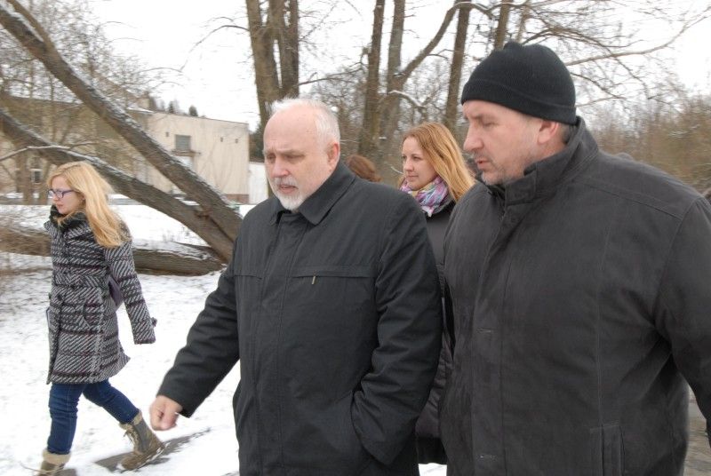 V souvislosti s připravovaným projektem rekonstrukce a modernizace úpravny vody v Plzni na Homolce za 1,2 miliardy korun se dnes (17.1.2012) konalo pracovní jednání, při kterém se členové Rady města Plzně a zástupci pracovní skupiny Zastupitelstva města Plzně ustavené k projektu mohli podrobně seznámit s chystanou investicí. Součástí setkání byla také prohlídka areálu vodárny, včetně historické budovy ÚPRAVNY VODY I z roku 1926, ÚPRAVNY VODY II z šedesátých let a ÚPRAVNY VODY III, která byla vybudována v 90. letech.