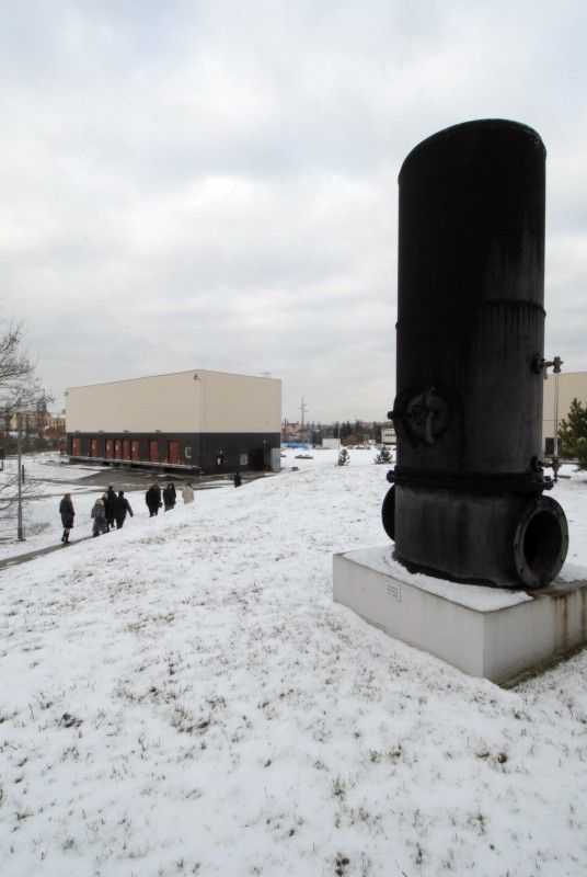 V souvislosti s připravovaným projektem rekonstrukce a modernizace úpravny vody v Plzni na Homolce za 1,2 miliardy korun se dnes (17.1.2012) konalo pracovní jednání, při kterém se členové Rady města Plzně a zástupci pracovní skupiny Zastupitelstva města Plzně ustavené k projektu mohli podrobně seznámit s chystanou investicí. Součástí setkání byla také prohlídka areálu vodárny, včetně historické budovy ÚPRAVNY VODY I z roku 1926, ÚPRAVNY VODY II z šedesátých let a ÚPRAVNY VODY III, která byla vybudována v 90. letech.