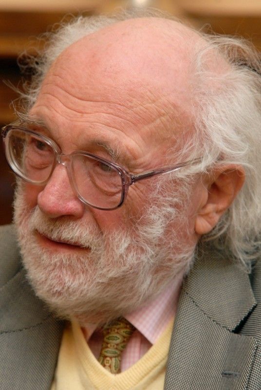 „Činnost Bratrstva 17. střeleckého praporu skončí v květnu letošního roku,“ zaznělo na dnešním (25.1.2012) přátelském setkání primátora Martina Baxy se členy bratrstva Michelem Gilainem a José Schindfesselem. Do Plzně a posléze do Holýšova přijeli tlumočit rozhodnutí pětačtyřicetičlenného sdružení, které po celých šedesát čtyři let udržovalo památku na události roku 1945 a především ty, kteří bojovali v 17. střeleckém praporu po boku americké armády a podíleli se mimo jiné na osvobození Plzně a také vězeňského tábora v Holýšově.