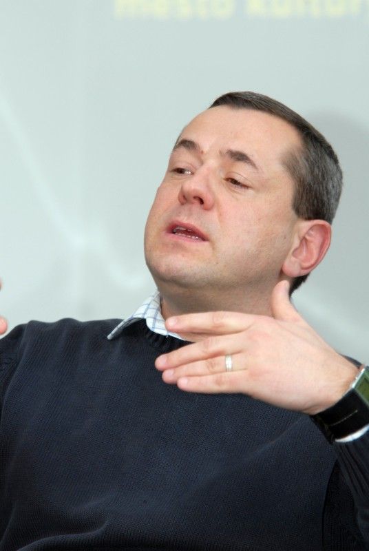 Petr Forman přijel (6.2.2012) do Plzně představit, jak se chce jako umělecký ředitel podílet na projektu Plzeň – Evropské město kultury 2015.  „Kromě toho, že mě oslovení potěšilo, je pro mě účast na tomto projektu výzvou a možností přivézt sem věci, které jsem na svých cestách potkal, viděl. Pro mě je tento projekt příležitostí, jak ovlivnit vnímání kultury a kulturnost nejen v Plzni, ale v celé naší zemi,“ uvedl Petr Forman na tiskové konferenci společnosti Plzeň 2015.